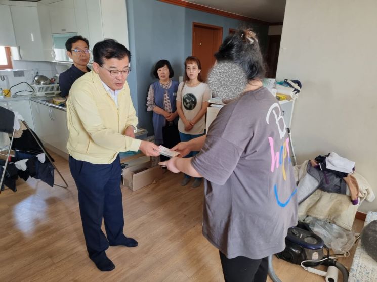 김선민 마산합포구청장, 저소득층 생활환경 살펴