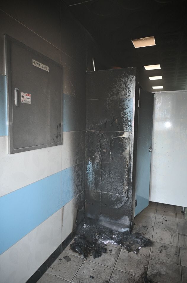 창원의 초등학교 화장실서 ‘불’ … 350여명 대피 소동