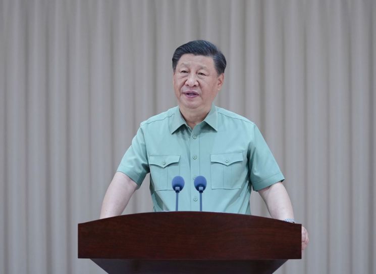 시진핑 중국 국가주석이 6일 대만을 관할하는 인민해방군 동부전구를 방문해 연설하고 있다. [이미지출처=연합뉴스]
