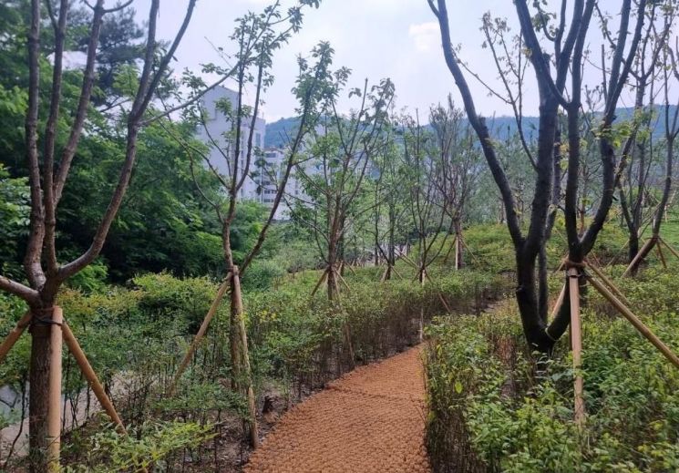 홍제동· 연희동 안산근린공원 입구 4곳 새 단장