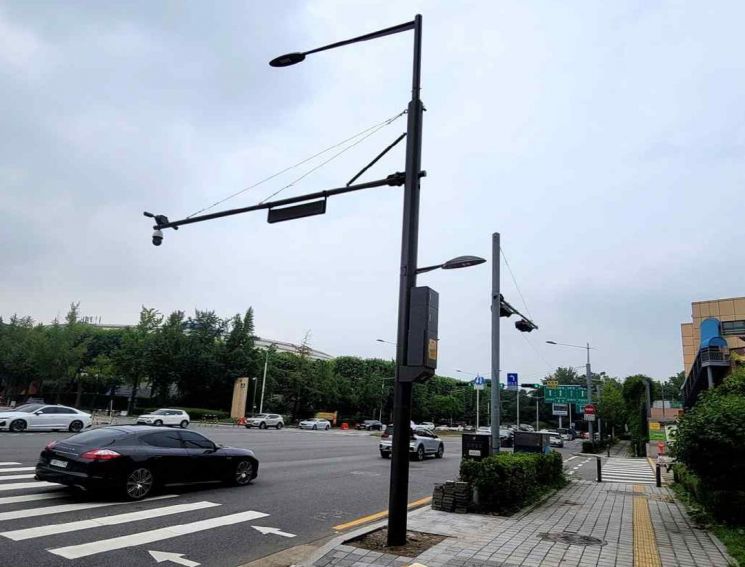 송파구, CCTV·사물인터넷·가로등 결합 스마트폴 구축