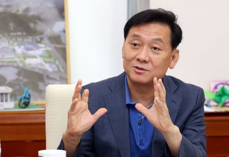 이광재 "광주가 지켜온 민주주의 풍전등화 위기"