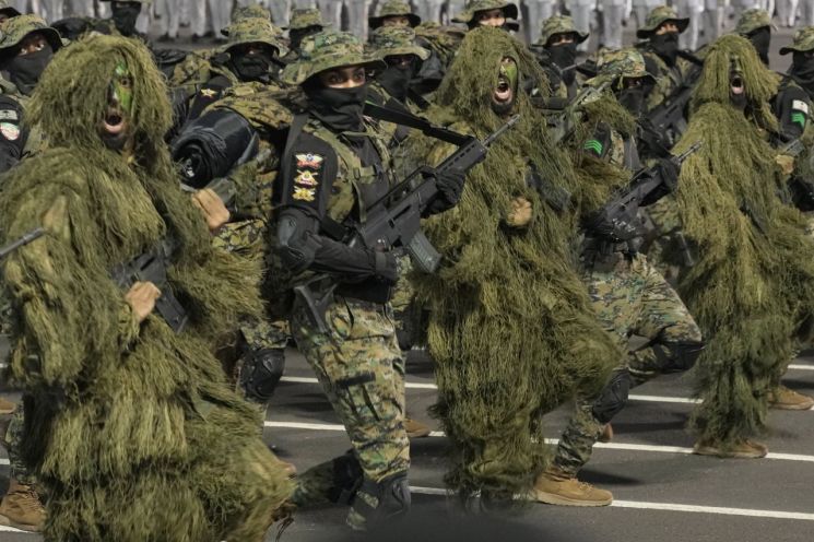 [뉴스in전쟁사]국방예산 세계 3위 사우디, 왜 예멘 반군에도 밀리나