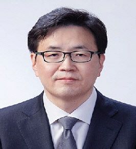 공정위는 28일 신임 사무처장으로 육성권 시장감시국장을 임명했다고 밝혔다.