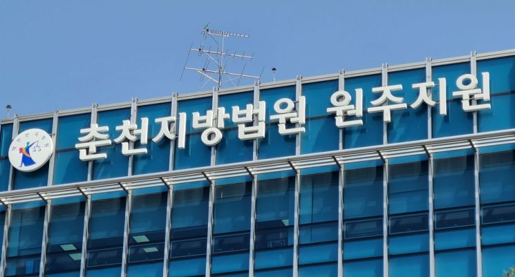 퇴사했는데 법카로 캠핑용품 3000만원 긁어…간편결제 있어 가능했다