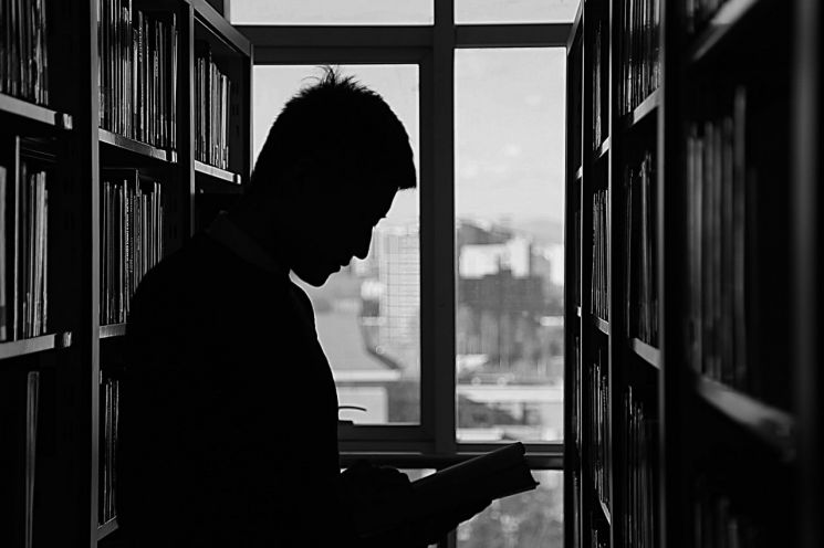 지도교수가 학생더러 '취업 위조문서' 종용…中취업률 통계의 그늘