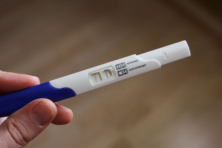여성 연령이 높을수록 피임을 하지 않는 경향이 높다는 조사 결과가 나온 가운데, 건강과 자기 결정권 차원에서 피임 실천을 확대할 필요가 있다는 지적이 나왔다. [사진출처=픽사베이]