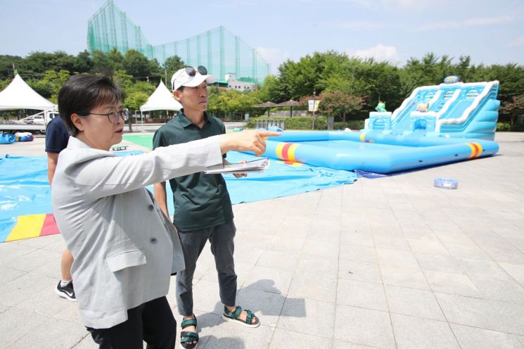 이순희 강북구청장 ‘강북 썸머워터 페스티벌’ 안전 점검