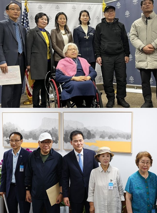 (위) 올해 2월 주한미국대사관에서 납북자·억류자·국군포로 가족 대표들을 만난 정박 미국 국무부 동아시아태평양 부차관보 겸 대북특별부대표(왼쪽에서 세번째)와 이신화 북한인권국제협력대사(왼쪽에서 네번째)의 모습. (아래) 3일 오후 관련 단체장 면담에서 기념촬영하는 김영호 통일부 장관. [이미지출처=연합뉴스]