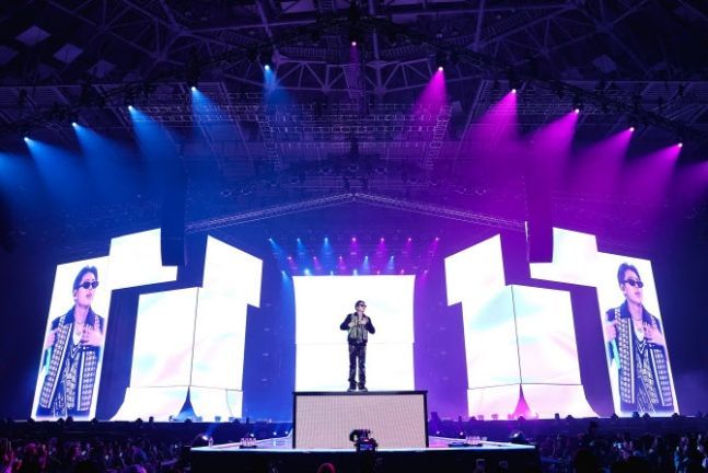 '공연과 IT의 만남' 하이브가 선보인 응원봉 통합 제어 시스템