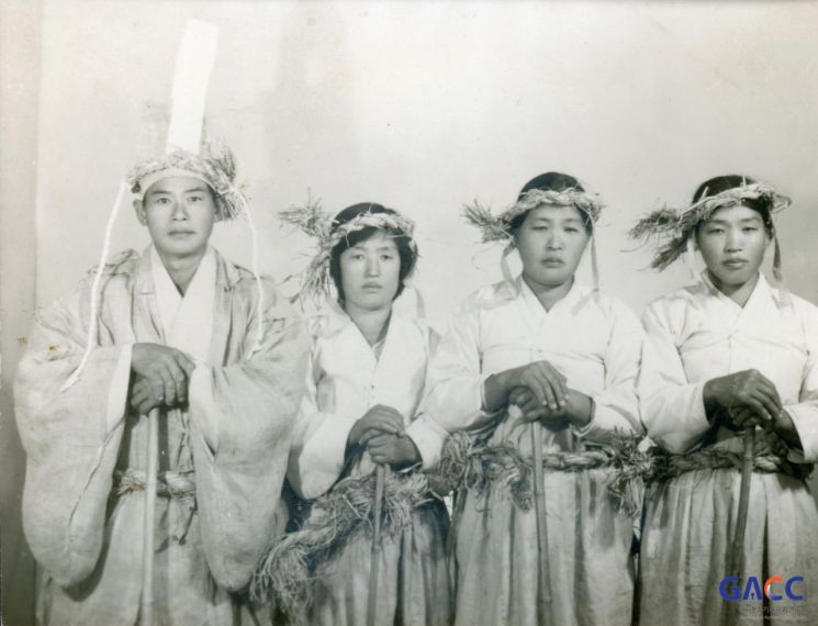 荣获金奖的《1978 爷爷百日除丧》。
