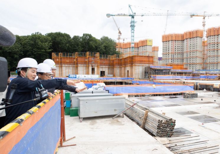 LH 무량판 단지 10곳 전수조사 누락…신뢰성·존립 근거 질타