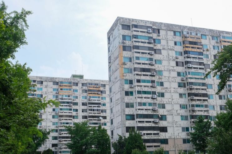 [여의도 르네상스] 반 백살 성냥갑 아파트, 최고 70층 스카이라인 그린다 