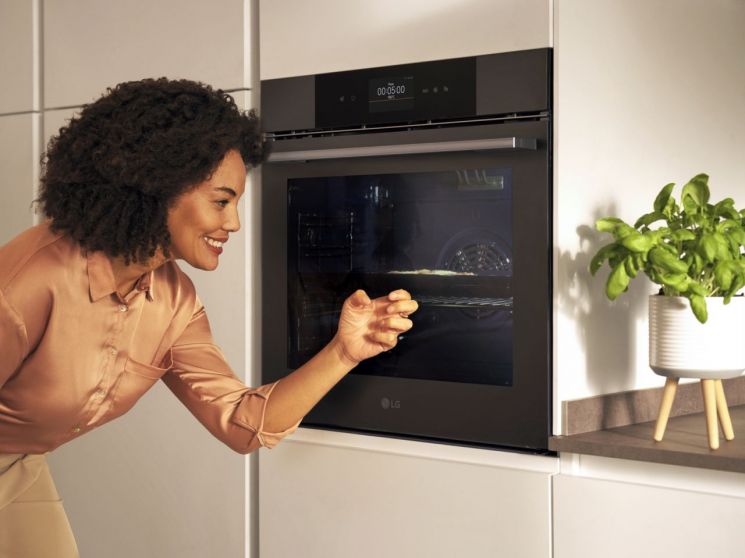 LG Electronics Unveils New Built-in Kitchen Appliances at IFA... Targeting European Volume Zone