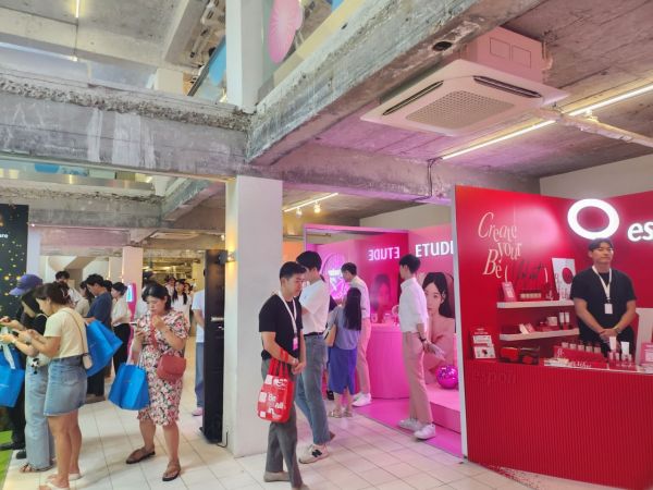 [Report] 'Coupang' Goes Offline... Visiting Seongsu-dong 'Mega Beauty Show'