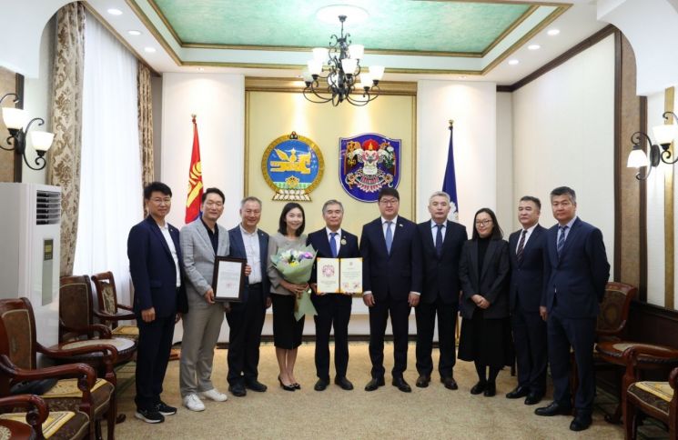 김현기 서울시의회 의장, 몽골 울란바토르 최고 훈장 ‘항가르드’ 받아