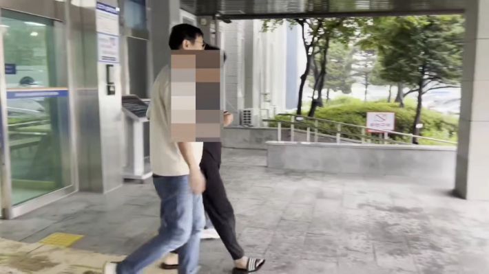 현지 영사관의 협조를 받은 경찰은 A씨에게 자진 입국을 종용했고, 지난 8일 인천공항을 통해 입국한 A씨를 체포했다. [사진제공=경기남부경찰청]
