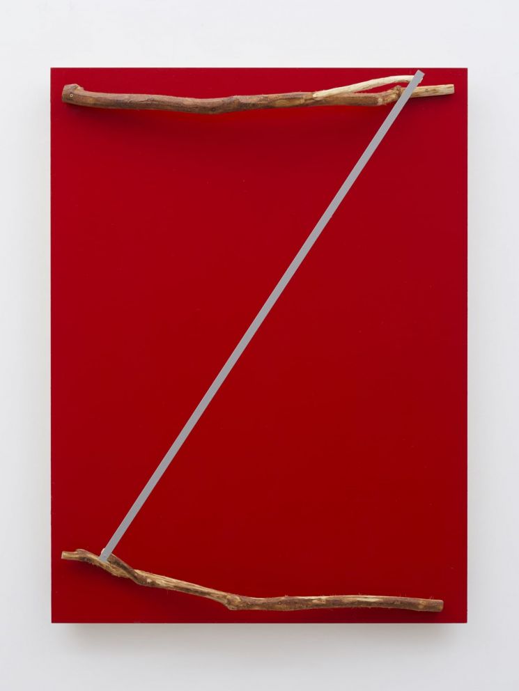 Space Beyond Interval, Kishio Suga, h.120.0 x w.90.0 x d.29.4 cm, wood, acrylic, 2019. [사진제공 = 갤러리신라]