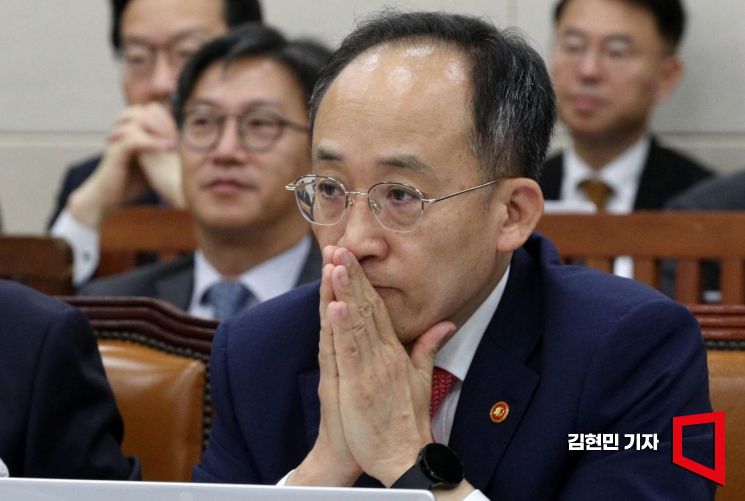 추경호 부총리 겸 기획재정부 장관이 22일 국회에서 열린 기획재정위원회 전체회의에 참석하고 있다. 사진=김현민 기자 kimhyun81@