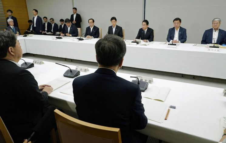 각료회의 주재하는 기시다 후미오 일본 총리 [이미지출처=연합뉴스]