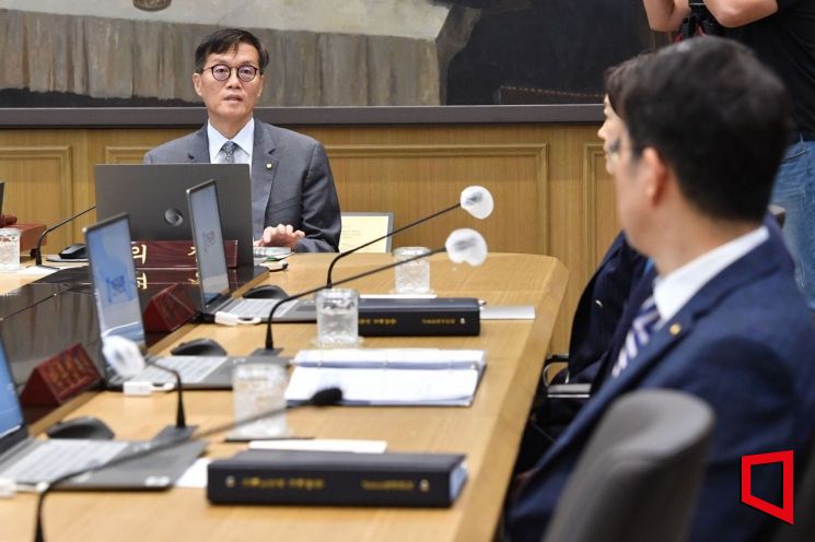 이창용 한국은행 총재가 24일 오전 서울 중구 한국은행에서 열린 금융통화위원회를 주재하고 있다. /사진공동취재단