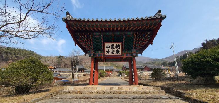 부처 세계로 들어가는 첫 관문, 보물로 가치 재조명