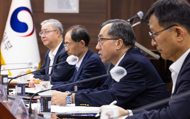 북한인권 정책협의회 인사말 하는 문승현 통일부 차관. [이미지출처=연합뉴스]