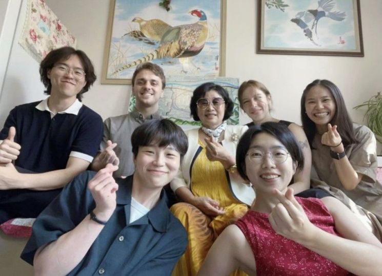 ‘나를 기억해주세요’ 프로젝트를 진행한 18호 관리소 생존자 김혜숙씨와 청년 활동가들, [사진제공=북한인권시민연합]