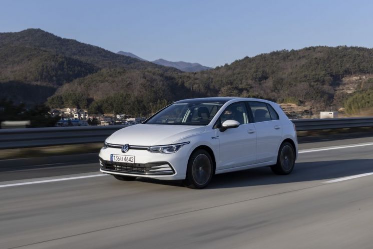 폭스바겐 해치백 골프, 착한 연비 얼마길래? '17.8 ㎞/ℓ'