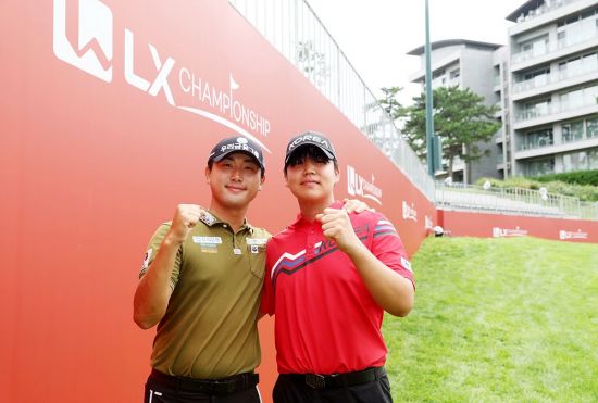 항저우 아시안게임 금메달리스트인 조우영(왼쪽)과 장유빈이 코리안투어 현대해상 최경주 인비테이셔널에서 프로 데뷔전을 치른다.