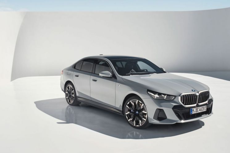 BMW 신형 5시리즈[사진=BMW]