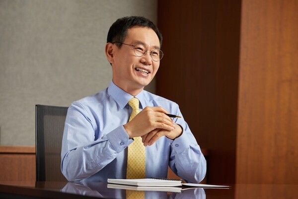 블로터 전문위원에 허정수 전 KB생명 대표