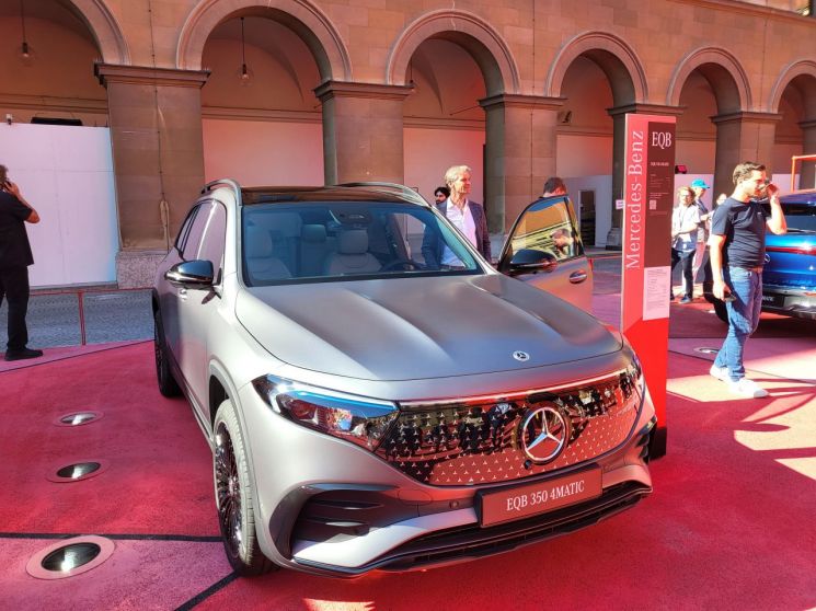 [IAA 2023]부스 뛰쳐나간 車회사들 “문화재와 차량전시 결합”