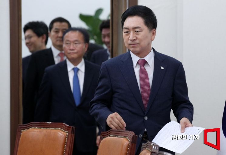 與 "'3·15 부정선거' 주범 사형…대선공작 몸통 밝혀야"