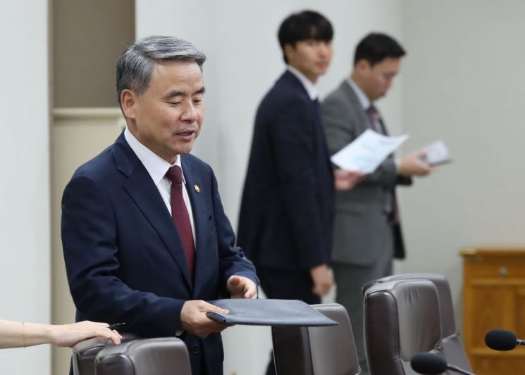 이종섭 국방부 장관이 12일 서울 용산 대통령실 청사에서 열린 국무회의에 참석하고 있다. 사진제공=연합뉴스