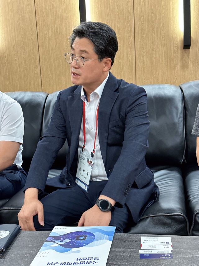 전창덕 대한면역학회장(광주과학기술원 교수)이 13일 오후 인천 연수구 송도컨벤시아에서 인터뷰하고 있다. [사진=이명환 기자]