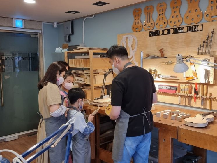 서초구, 예술의 전당 인근서 ‘악기 제작 전시회’열어