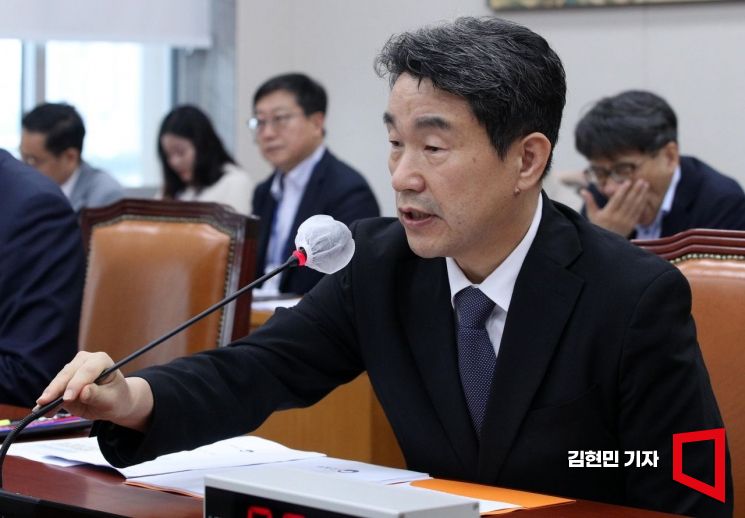 이주호 부총리 겸 교육부 장관이 15일 국회에서 열린 교육위원회 전체회의에서 발언하고 있다. 사진=김현민 기자 kimhyun81@