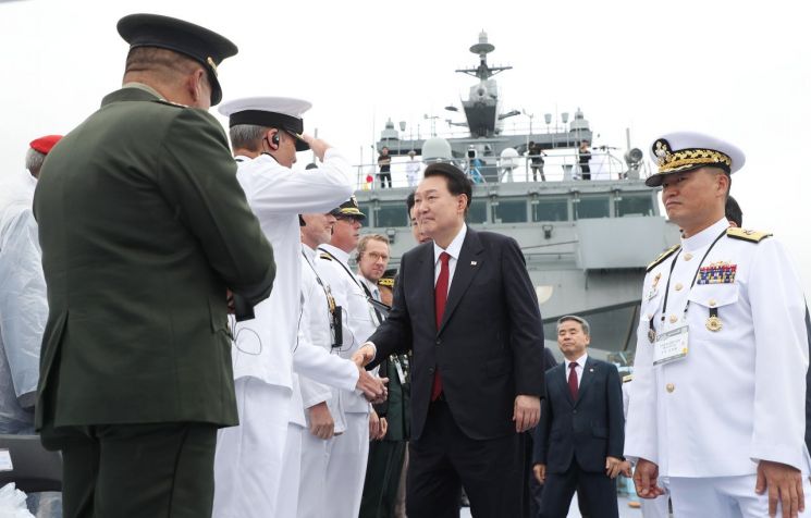중국군, 인천상륙작전 재연행사에 발끈…"도발적 군사활동"