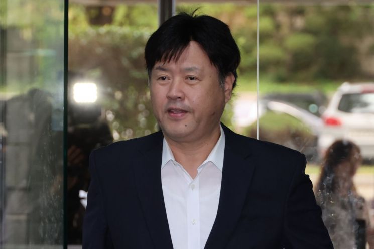 檢, ‘불법 선거 자금 수수’ 이재명 최측근 김용… 징역 12년 구형