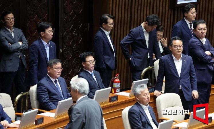 [포토] 이재명 체포안 가결로 침통한 민주당