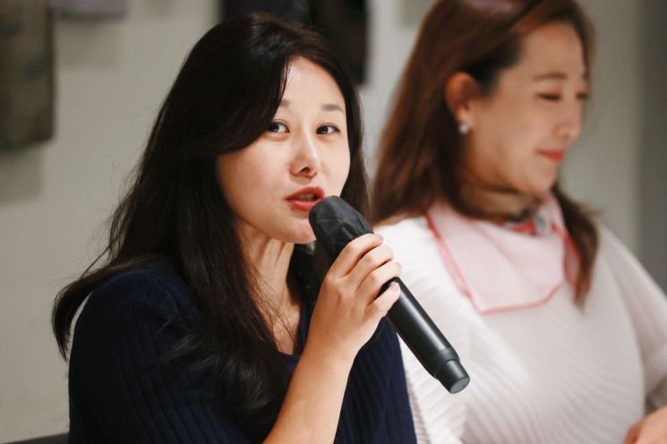 서울 중구 하우스달개비에서 열린 2023 오페라 '라보엠' 기자간담회에서 성악가 이다미가 인사말을 하고 있다. [이미지출처=연합뉴스]