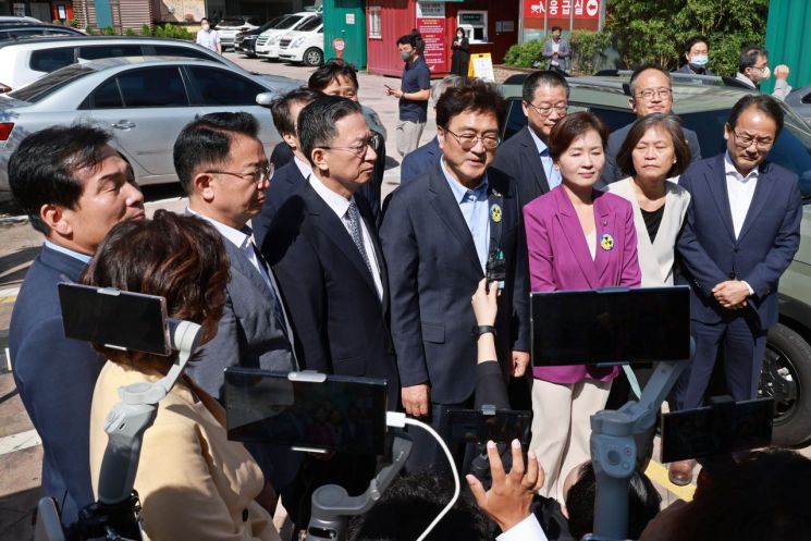 이재명 가결에 고개 드는 '옥중공천'…비명 "사퇴해야"