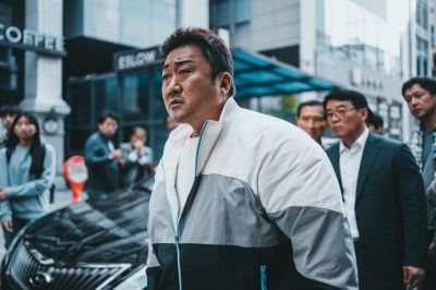 중국계 범죄조직이 등장하는 영화 ‘범죄도시’의 한 장면 [이미지 출처=네이버 영화]