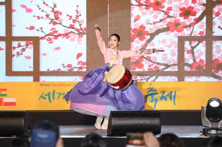 성동구 왕십리광장서 세계 민속춤 축제 개최