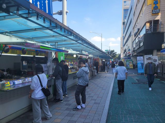 추석 앞둔 노량진학원가…공시생 "고향갈 여유 없다" 상인들 "팍팍하다"