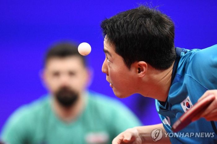 2022 항저우 아시안게임 탁구 남자 단체 준결승전에서 이란을 상대로 경기를 펼치는 임종훈. [사진출처=연합뉴스]