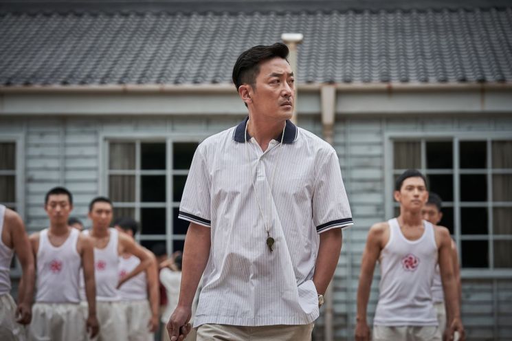 [영상2도]역사 왜곡과 납득 가는 각색의 차이