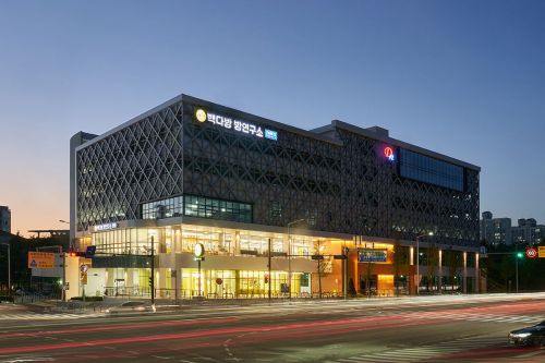 빽다방 화정DT점(드라이브스루 매장) 외관. [사진제공=빽다방]