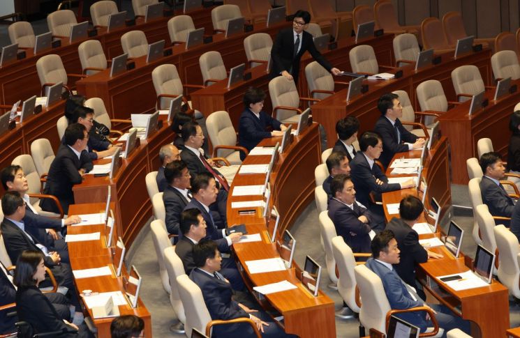 21일 국회 본회의에서 한동훈 법무부 장관이 이재명 대표 체포동의안 설명 후 자리로 돌아가고 있다. 사진제공=연합뉴스